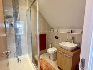 Ensuite- click for photo gallery